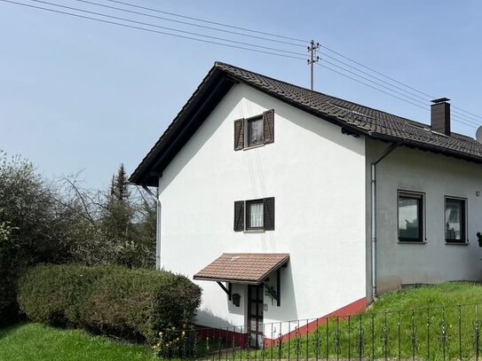 3 Zimmer Wohnung (90m²) in zentraler Lage in Wadern mit Garten, Garage und eigenem Eingang