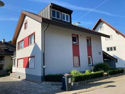 3-Zimmer-Eigentumswohnung in kleiner Einheit mit großem Balkon und PV-Anlage