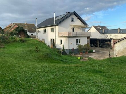 Sonnige Maisonettewohnung mit großer Dachterrasse und Scheune - Pferdehaltung möglich