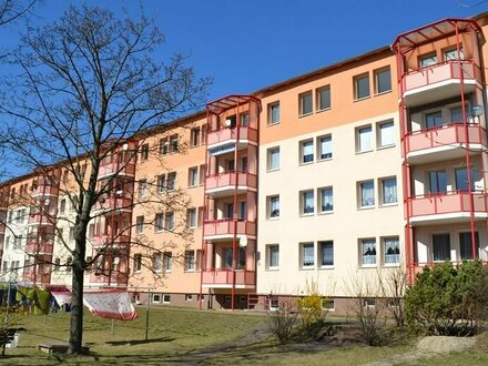 Preisgünstige 3-Raum-Wohnung - mit Balkon - 3 Monate kaltmietfrei