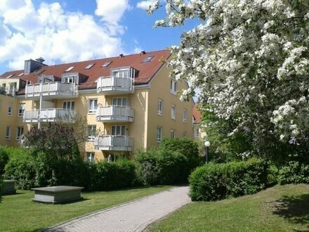 Frei/unvermietet: Wohnung im grünen, ruhigen Innenhof, 1. OG, Ost-/Süd-Balkon, helle Wohnküche, Wannenbad mit Fenster