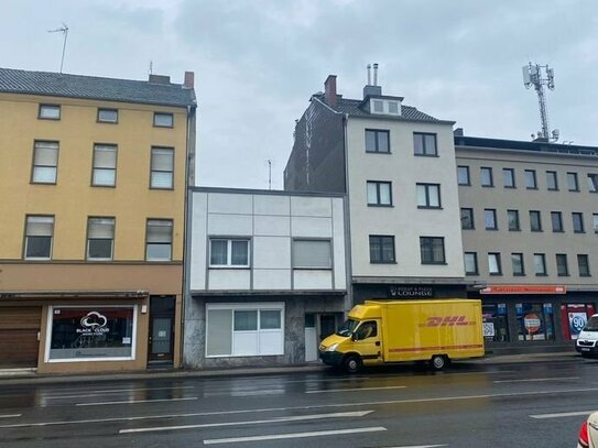 Großes Wohnhaus mit kleinem Laden in zentraler Lage Rheydt