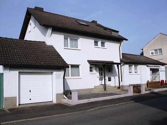 ***IKC*** Troisdorf-West! Tolles, großes Mehrzweckhaus in guter Lage, Garage, Carport, Garten, Lagerraum