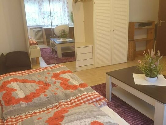 Frauen-WG sucht neue Mitbewohnerin für 1-Zimmer-Appartement 32 m²