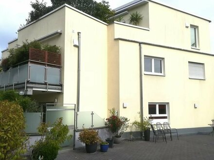 Provisionsfrei! Schöne, helle 2 ZKB Erdgeschoss Wohnung mit eigenem Garten in Heiligkreuz