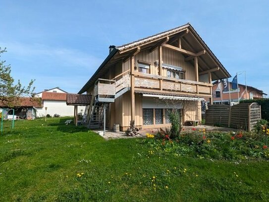 Großes Haus mit schönem Grundstück in zentraler Lage von Künzing!