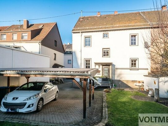 DUE - gepflegtes Zweifamilienhaus mit Doppelcarport und Garten in Neunkirchen!