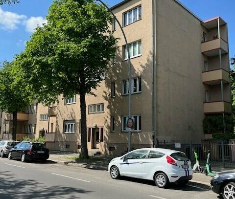 Schöne 2 Zimmerwohnung mit Balkon und EBK in Steglitz