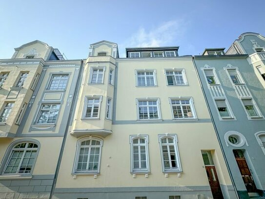 Siegburg-Zentrum, moderne, ruhige 4-Zi. Wohnung mit Balkon, Aufzug und Altbaucharme