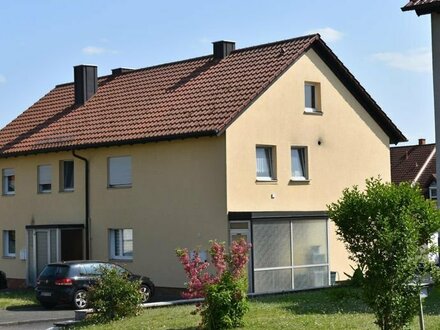 Sehr gepflegtes, freistehendes Mehrfamilienwohnhaus in Oberwerrn