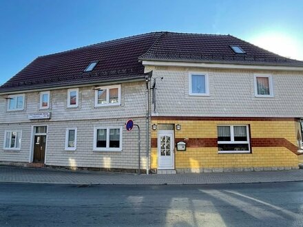 Wohnhaus mit gemütlichem Café