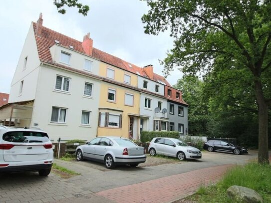 3-Parteien-Mehrfamilienhaus, mit großem Garten und 4 Stellplätzen!