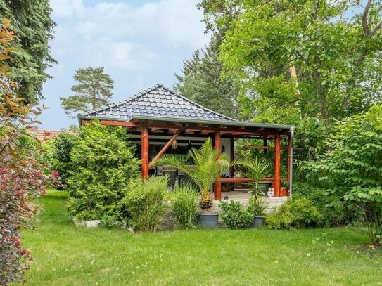 Einladendes Zuhause mit traumhaftem Garten und modernem Wohnambiente