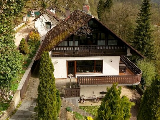 Hochwertiges, großzügiges Einfamilienhaus mit unverbautem Panorama-Blick über die Ortschaft