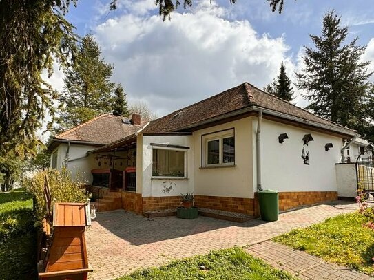 Investition für die Zukunft - Einfamilienhaus mit Wohnrecht im Bungalowstil in Auerstedt