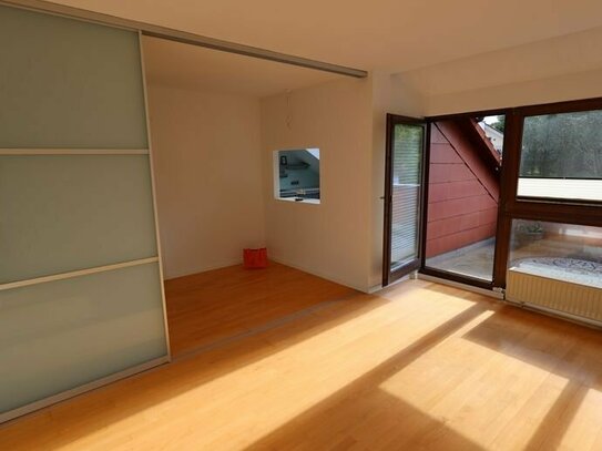 Helle, neu renovierte Maisonette-Wohnung - 5 ZKB, 103 m² - sofort frei - mit EBK + Stellplatz