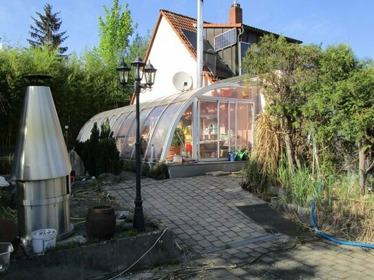 Wohnen wie im Urlaub!!! EFH mit Pool, Wintergarten und Gartenteich auf uneinsehbarem Grundstück mit 1025 m² in Fürth Ha…