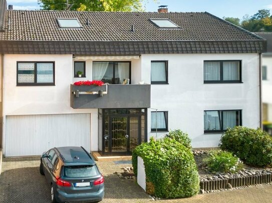 Sehr schönes und ruhig gelegenes Einfamilienhaus mit Einliegerwohnung, großer Garage sowie Garten zu verkaufen + Riegel…