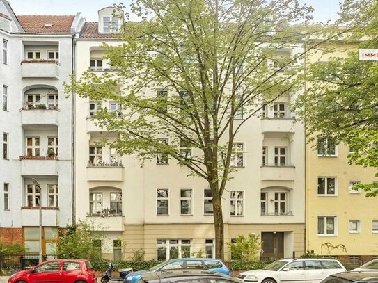 IMMOBERLIN.DE - Toplage! Prächtige Stuck-Altbauwohnung mit Loggia + Lift in erstklassigem Zustand