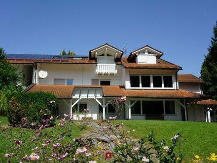 *Patersdorf - Landkreis Regen* Hochwertig erbautes Wohnhaus mit separater Einliegerwohnung