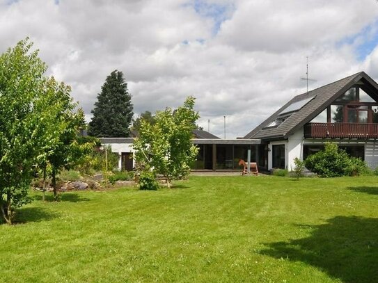 Naturliebhaber! Landhaus auf 5207 m² Garten-/Wiesenareal in unverbauter Feldrandlage