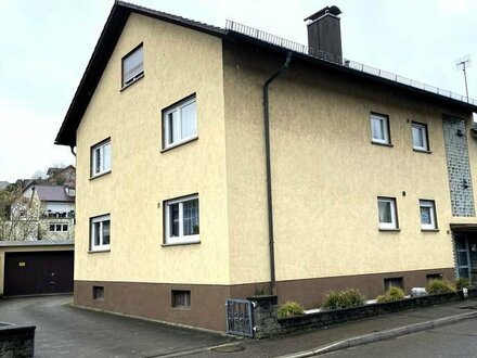 KLEINSTEINBACH - interessantes 2 Familienhaus mit einer Werkstatt - 3 Garagen und Ausbaureserve !