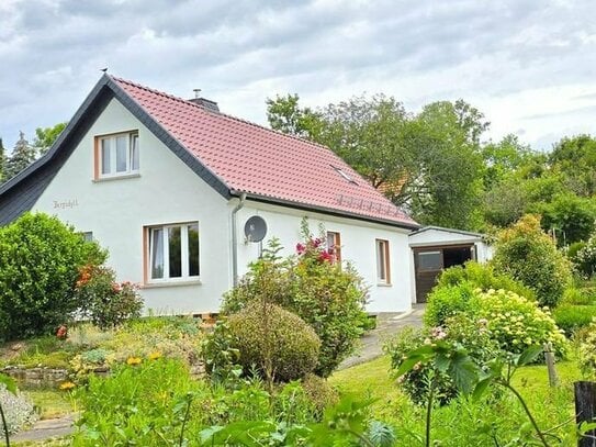 Wohnen im Grünen: Geräumiges Einfamilienhaus in Toplage