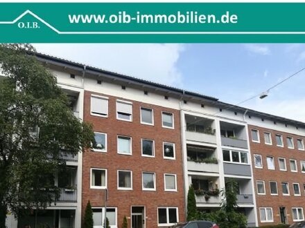 ## DACHGESCHOSS + GARAGE, 3 Zi. Wohnung, Balkon, DU-Bad , EBK ##