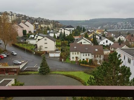 schöne 3 ZW in VHH mit Weitblick