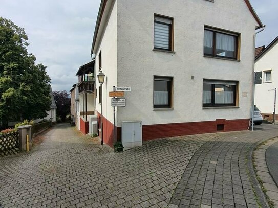 Großzügiges Wohnhaus mit Werkstatt/Lager und Garage in Runkel-OT