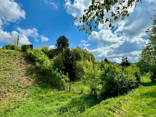 In 6 Minuten im Gewerbegebiet Im Camisch: Bauträgerfreies Baugrundstück in Rothenstein zu verkaufen