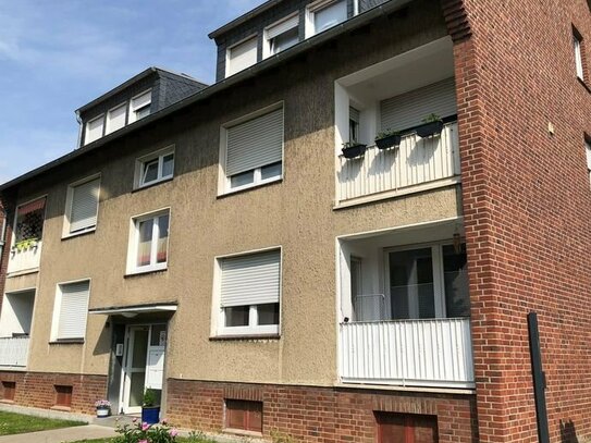 stadtnah u. ruhig gelegen, sehr gepflegte ET-Wohnung mit überschaub. Renovierungsbedarf