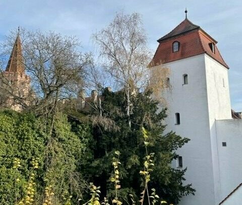 Historischer Turm in der Ingolstädter Stadtmauer