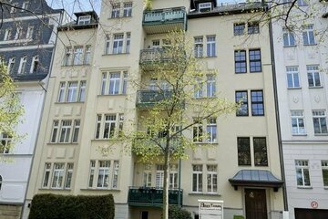 Chemnitz-Kaßberg: Wohnungspaket in bester Lage (2 ETW vermietet, Lift, Balkon, 2 SP, Fernwärme)!