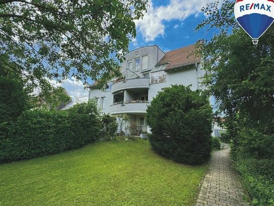 Besondere 2,5 Zimmer-Wohnung mit Garage und Balkon