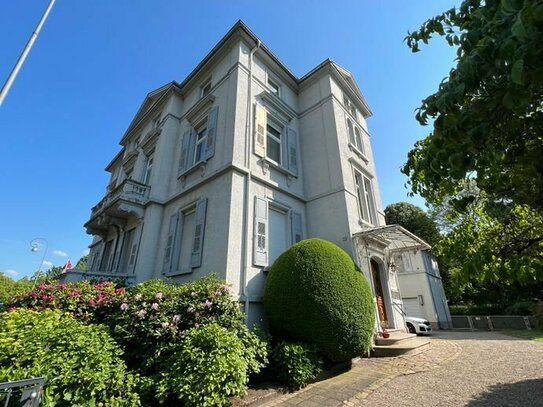 +++ Baden-Baden +++ Stattliche Jugendstil Villa mit Nebengebäude in repräsentativer Zentrumslage nahe Festspielhaus +++