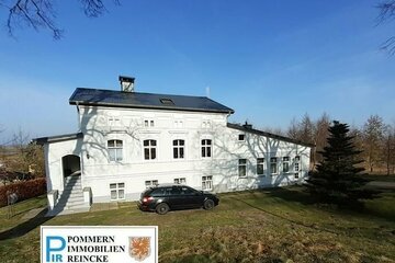 Ein herrschaftliches Haus am Stadtrand mit Wassergrundstück!