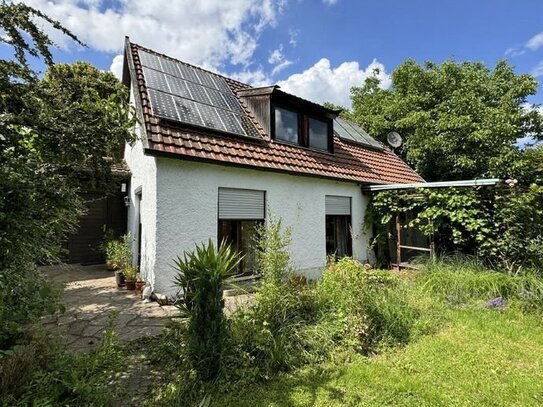 Idyllisches Einfamilienhaus auf großem, privat gelegenem Grundstück in Mettenbach