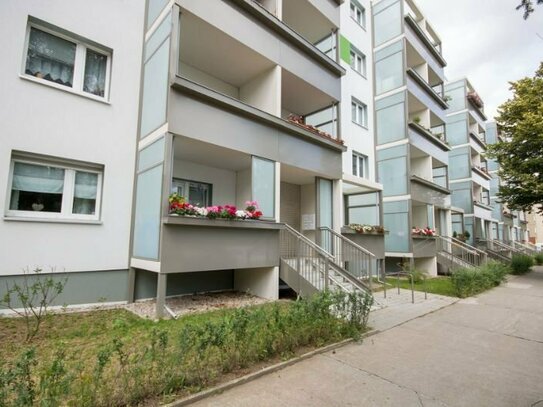 In der Herrichtung! Große 2-Zimmerwohnung mit tollem neuen Balkon