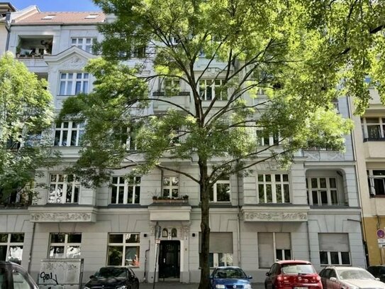 "2 Zimmer Altbauwohnung mit Balkon am Arnimplatz, vermietet"