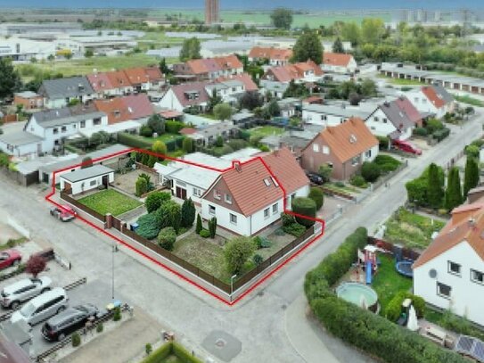 Preishit !!! Charmante Doppelhaushälfte in grüner Umgeb. + Gewächshaus+Garage: Ihr neues Zuhause