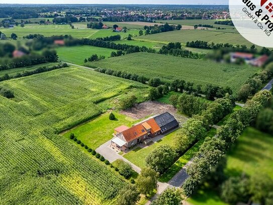 Geräumiger Resthof mit großem Grundstück in fast Alleinlage