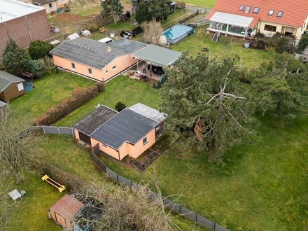 Baureifes Grundstück mit Entwicklungsmöglichkeiten in Knautkleeberg