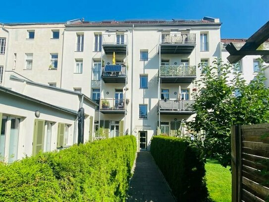 Was das Herz begehrt - drei Zimmer mit Balkon im Herzen von Adlershof