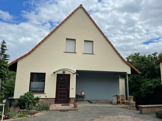 Gepflegtes Einfamilienhaus mit Gäste-Wohnung im Souterrain in Westdorf und viel Platz für die ganze Familie!