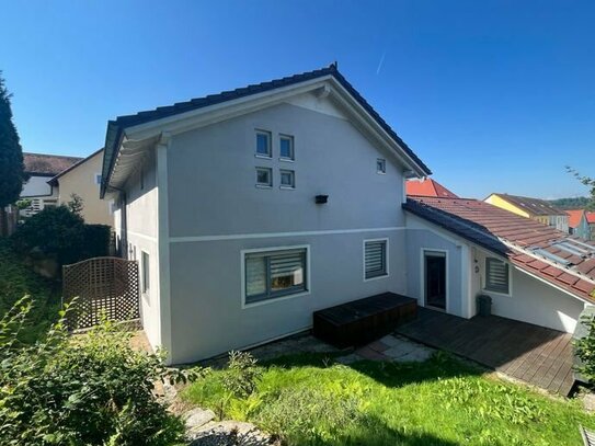 Eigentumswohnung 118 m² mit Garten und Garage, Photovoltaikanlage, 5 Zimmer, Einbauküche, Wintergarten, zentrumsnah, he…