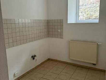 Schöne helle 2 Zimmer Erdgeschoßwohnung in Löbau Nähe Rosengarten zu vermieten.