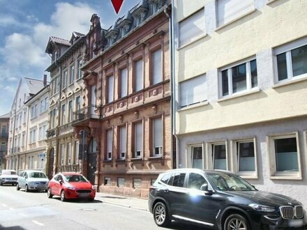 Altbauwohnung mit hohen Decken und Dachterrasse