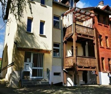 Gepflegtes 3-Familienhaus in - Saalfeld Südstadt - mit Balkon u. Stellplätzen - Kapitalanlage !