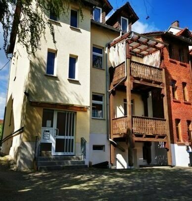 Gepflegtes 3-Familienhaus in - Saalfeld Südstadt - mit Balkon u. Stellplätzen - Kapitalanlage !